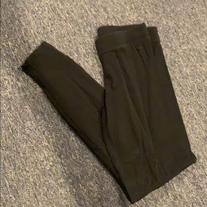 VS pink plain leggings.